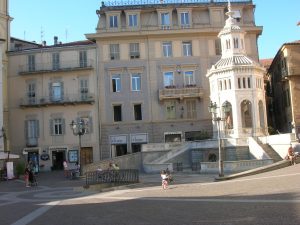Piazza della fontana della Bollente Fontana della Bollente