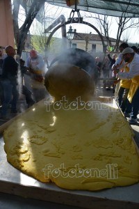 Sagra del Polentone di Ponti Polentone di Ponti: Lo scodellamento